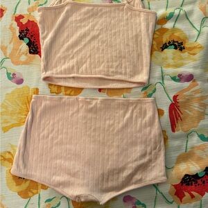 Women's light Pink Intimate Set size S short & top
With free gifts.